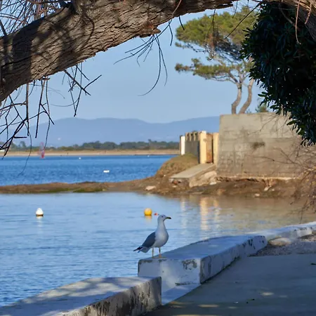 Sur L'eau, Exceptionnelle, Parking, Climatisation Hyères