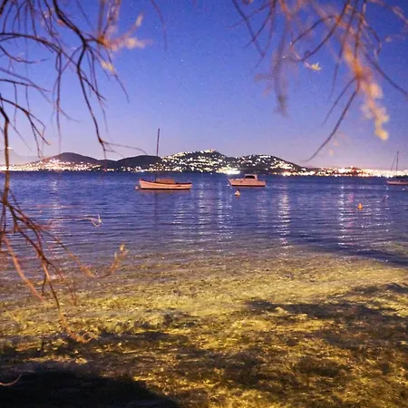 Sur L'eau, Exceptionnelle, Parking, Climatisation Vila Hyères