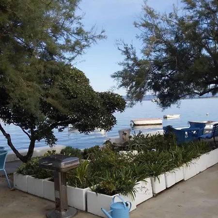 Villa Sur L'eau, Exceptionnelle, Parking, Climatisation *